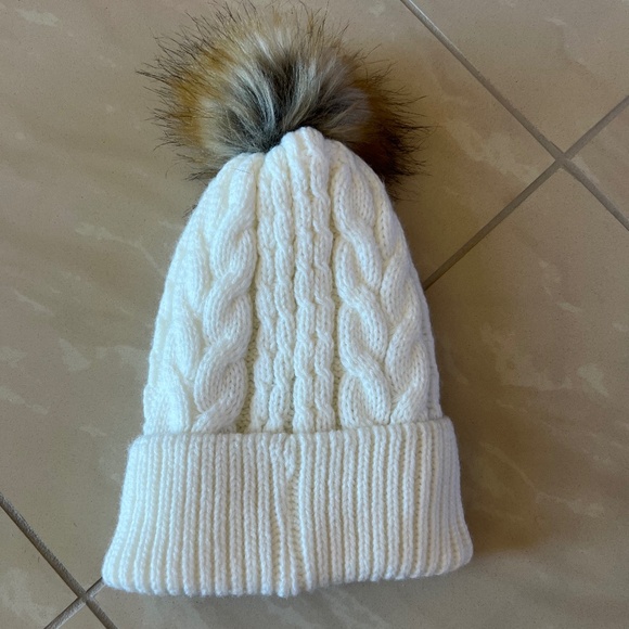 2866 Cirque Mountain Apparel faux fur white hat - Picture 3 of 8